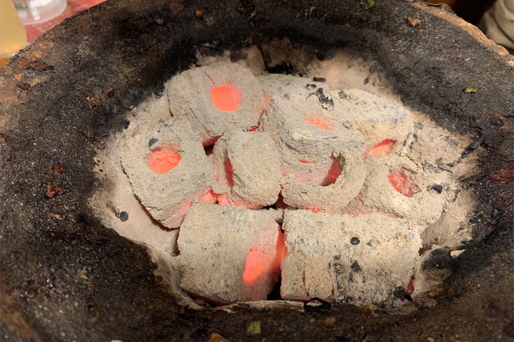 1周年記念イベントが 炭と暮らしのIshop日向備長炭 短割れ12kgｘ6−−72kg で Ｓサイズ 焼き肉 焼き鳥 炭焼き料理 